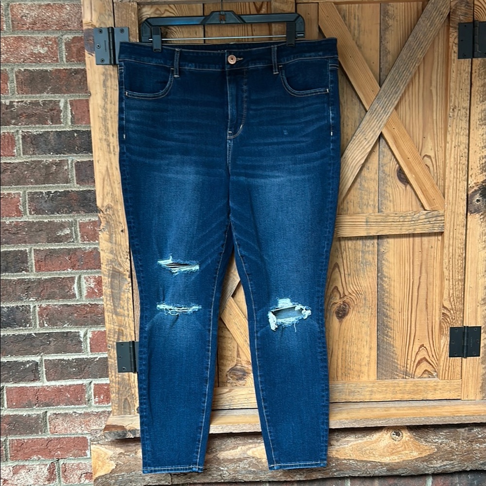 American Eagle Blue Skinny-jegging Jeans with Distressed Details
